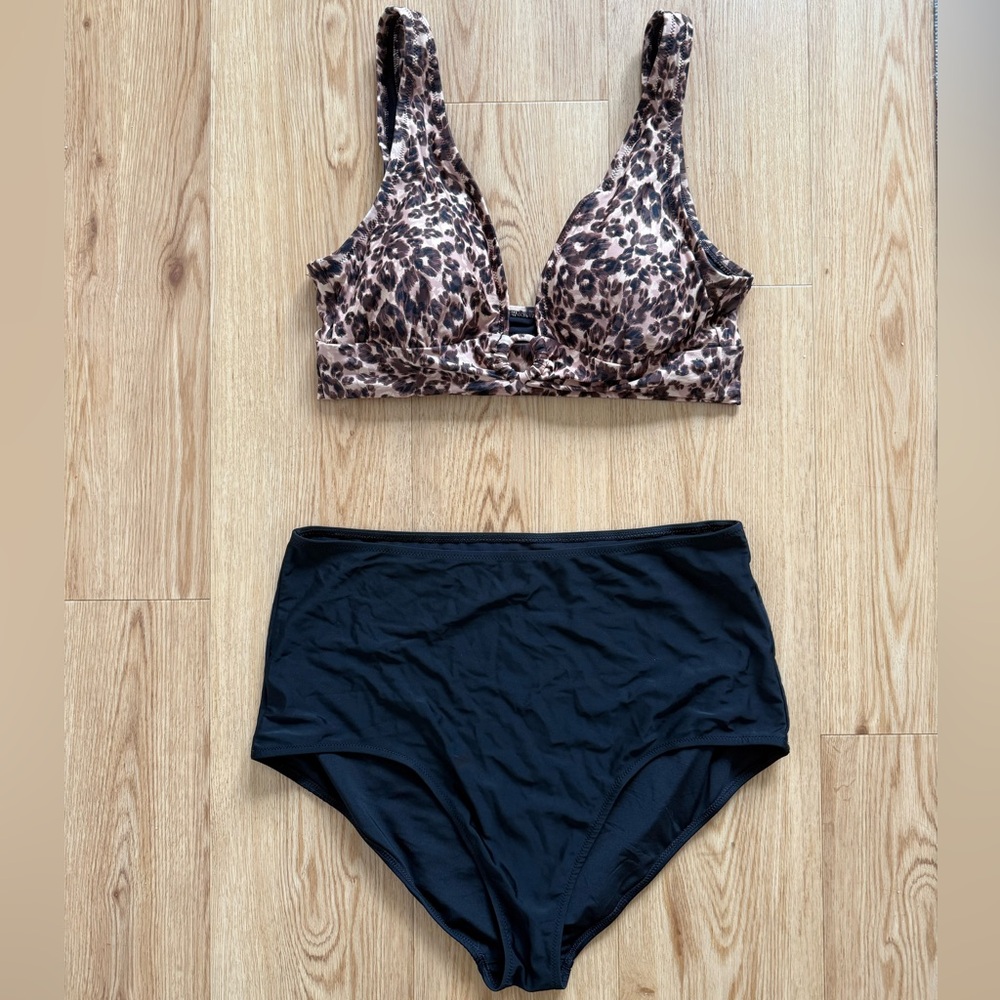 ✨ aerie cheetah keyhole bikini bra top cheetah leopard swimsuit swim two piece